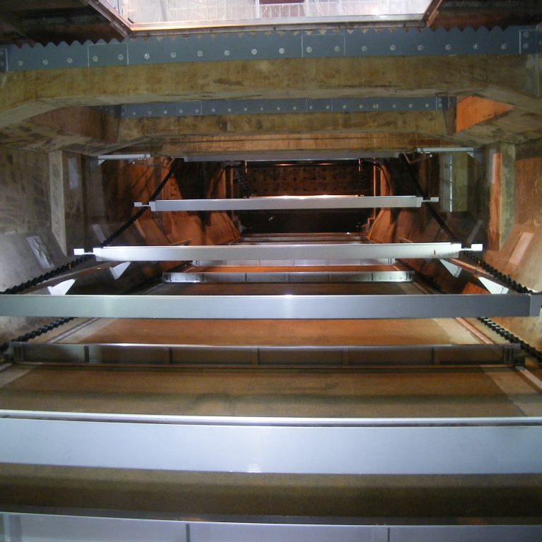 フライト式搔寄機（江別市殿）